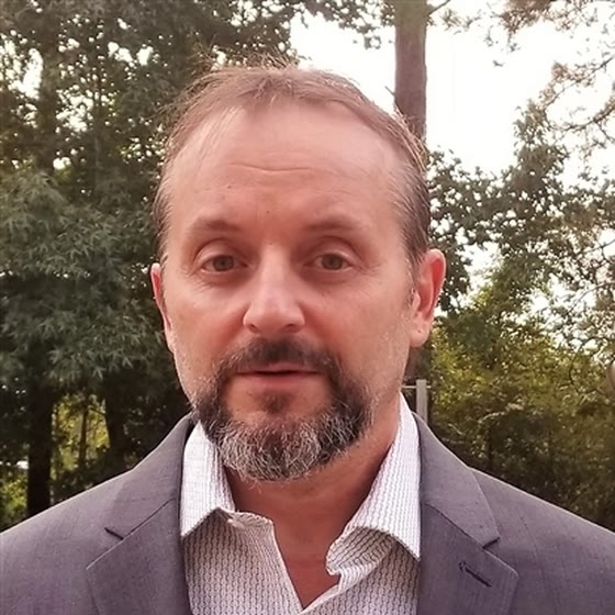 Robert Pierscinski, listing agent